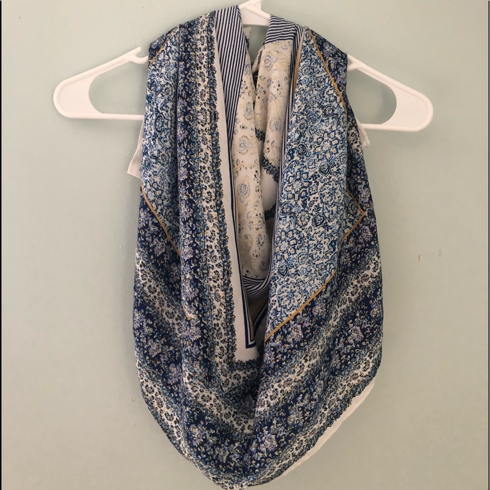 Vince Camuto Scarf